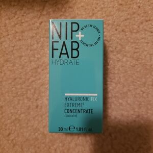 NIP + FAB Hydrate Hyaluronic Fix Extreme 4 Concentrate